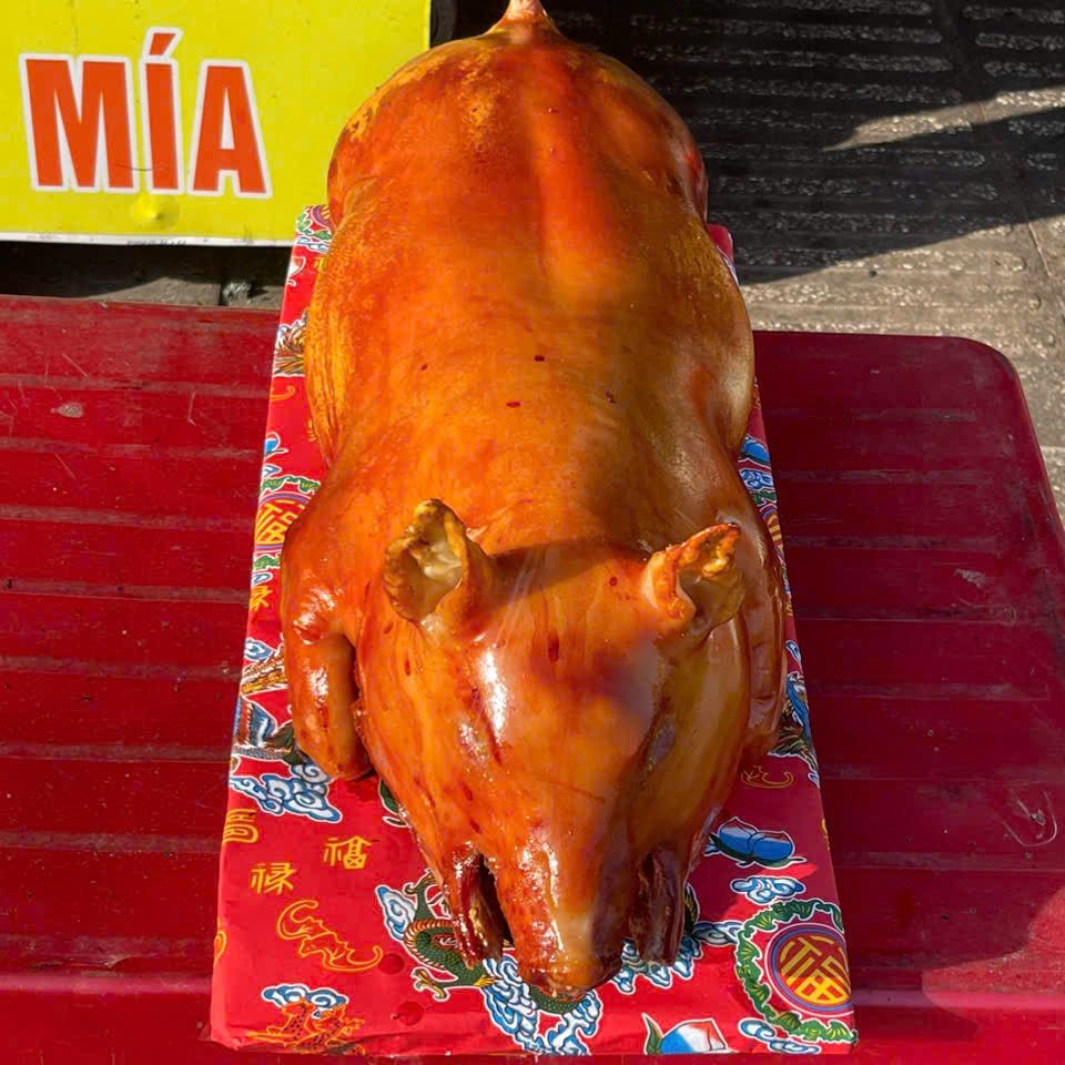 Heo Sữa Quay Trọng Lượng 3.5kg